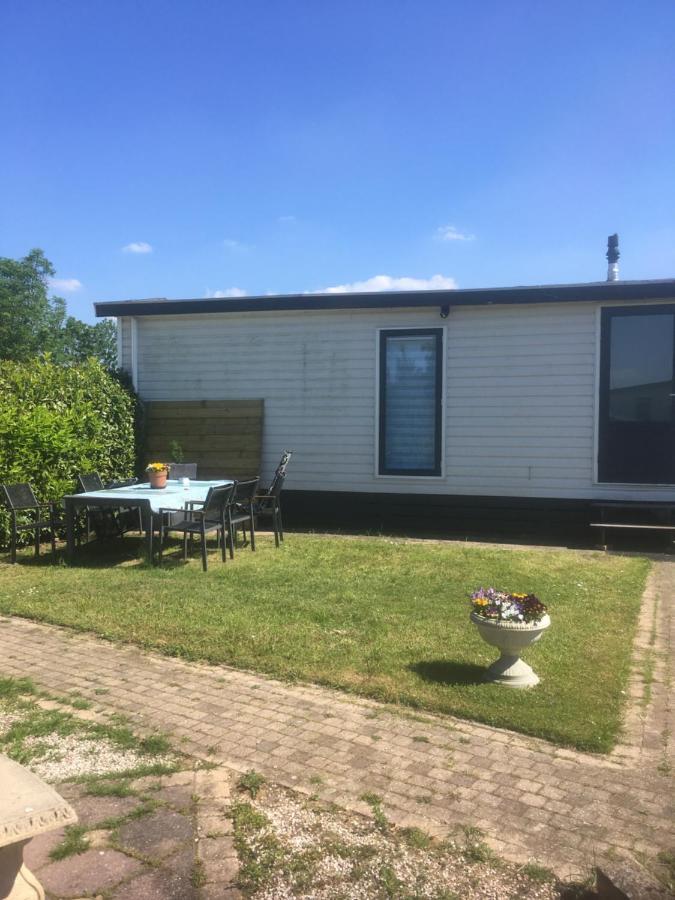 Ruime Chalet Midden In De Natuur In Lith Exterior foto